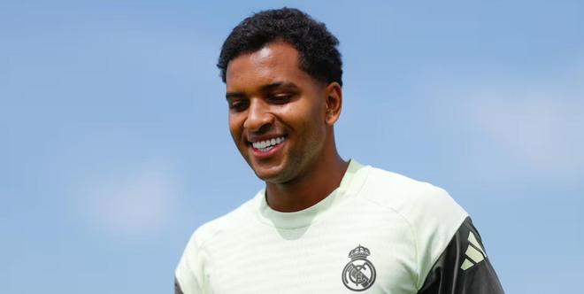 开云-蒂姆重返赛场，比赛局势复杂首场状态出色，皇家马德里观众沸腾！-开云