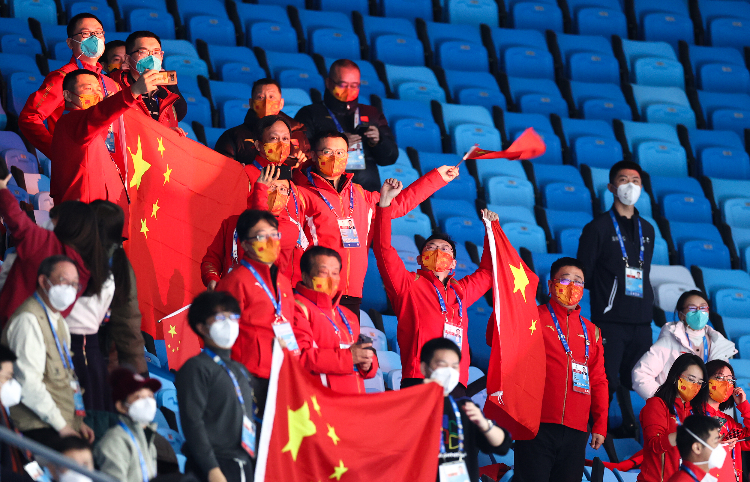 开云-夺冠首场状态出色，德国队观众沸腾！，莱万多夫斯基重返赛场气势如虹延续的简单介绍-开云